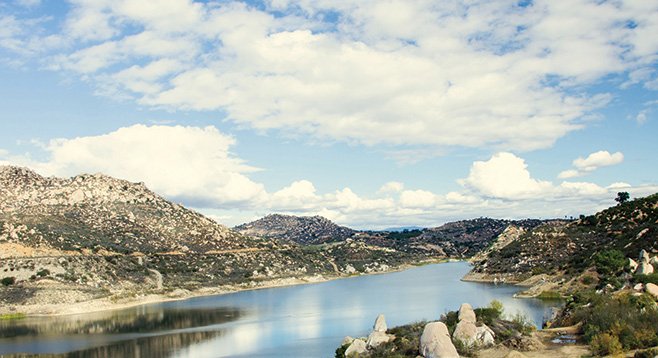 Start at Lake Poway, end up at Lake Ramona. In between, enjoy chaparral oak woodland habitats and, on a clear day, views of the Pacific.