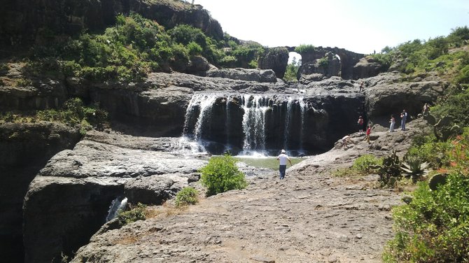Waterfall on the way to Debre Lebanos. 