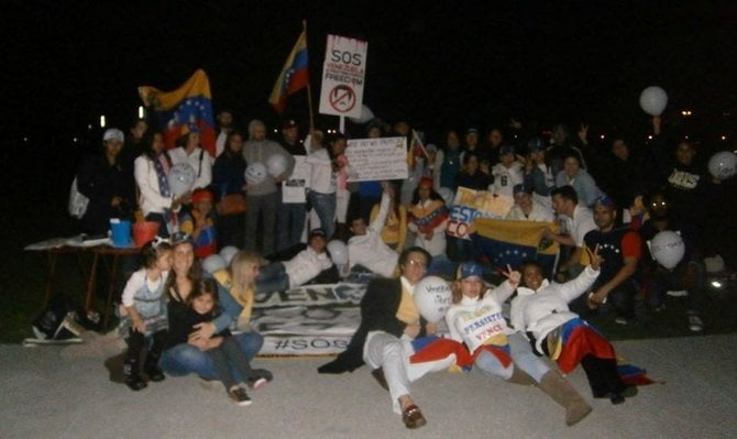 Venezuelan demonstrators and sympathizers. Ruocco Park, Downtown San Diego, CA