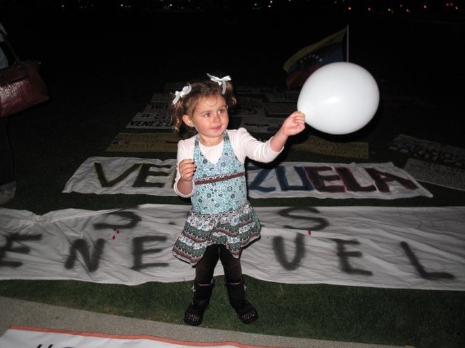 Another little girl supporting Venezuela