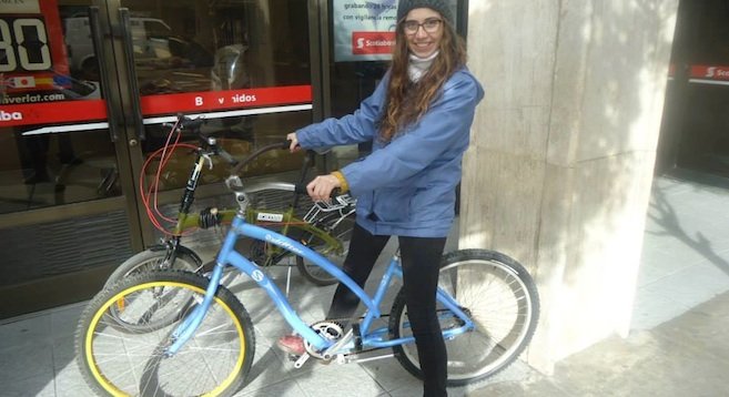 Marifer Treviño with her bike.