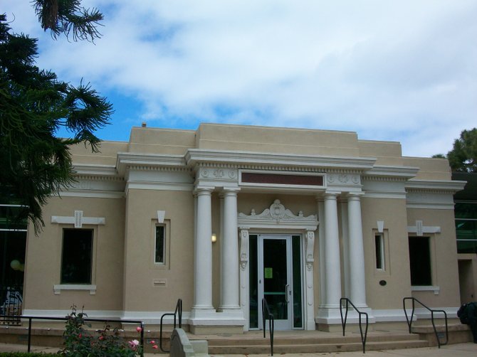Coronado Public Library along Orange Ave.