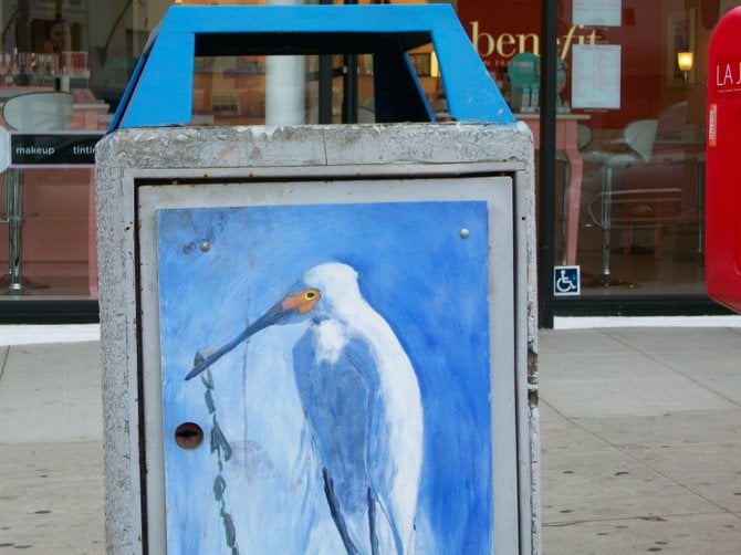 Snowy egret utility box art in La Jolla at corner of Girard and Prospect.