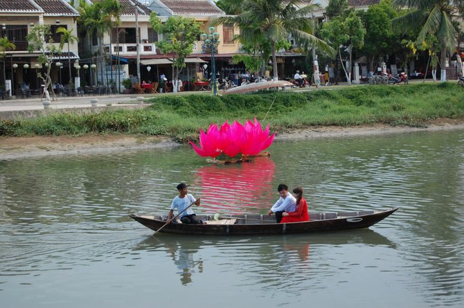 A gondola at Hội An’s river.