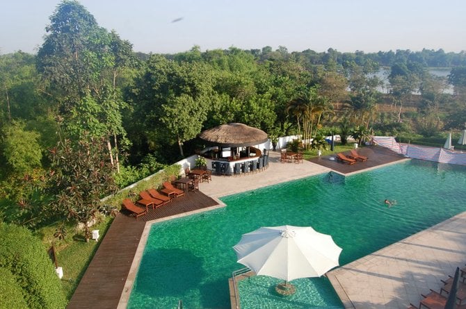 The sumptuous pool at Huế's luxurious La Résidence.