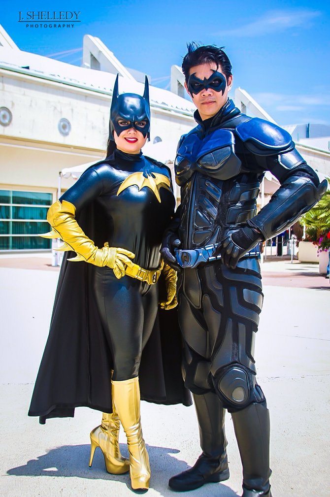 Comic Con Cosplay - Batgirl and Nightwing @ San Diego Convention Center