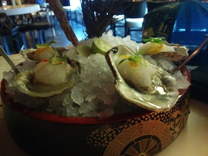 Shave ice oysters, unpleasant to eat