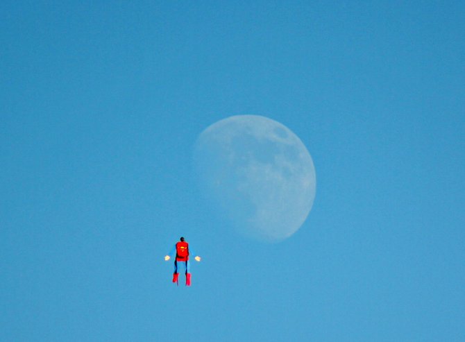 Looks like Superman is looking for Krypton and found the Moon at the 2014 Miramar Air Show!
"it's a Vilma!" 