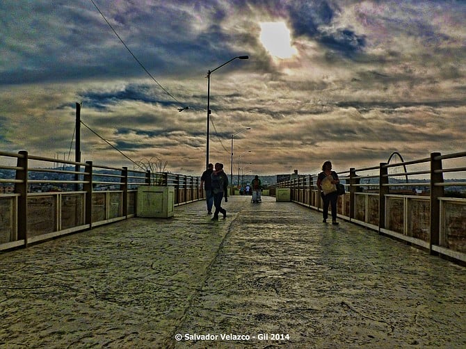 Pictures of a Town / Neighborhood Photos
TIJUANA,BAJA CALIFORNIA
Mexico Bridge in Tijuana / Puente Mexico en Tijuana.