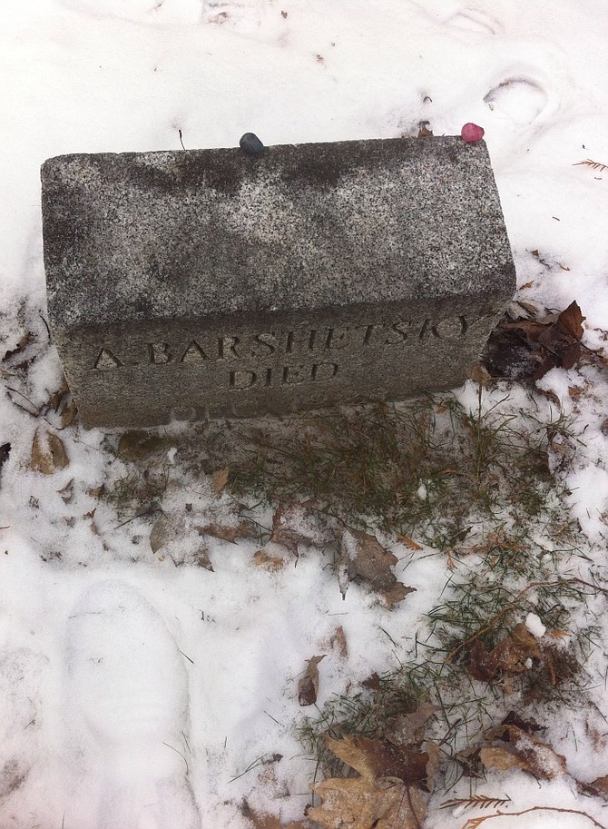 Abraham Barshetsky's tombstone. 