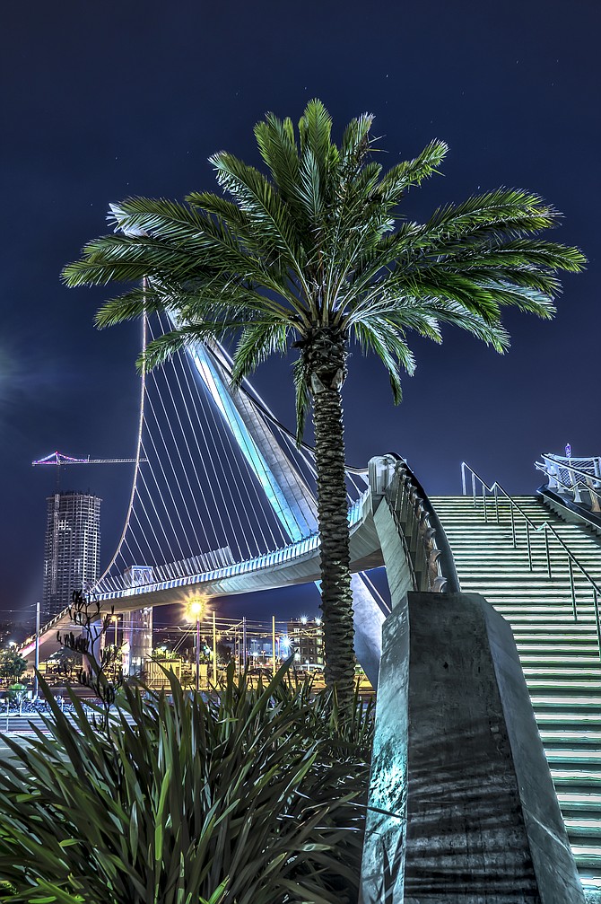 The Pedestrian bridge crossing over Harbor Drive for access to Petco Park.
🔹5 shot HDR, photo realistic