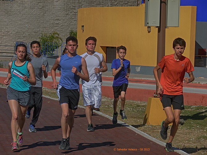 Neighborhood Photos / Pictures of a Town
TIJUANA,BAJA CALIFORNIA
Kids training in High Sports Perfomance Center in Tijuana / Jovencitos entrenando en Centro de Alto Rendimiento en Tijuana.