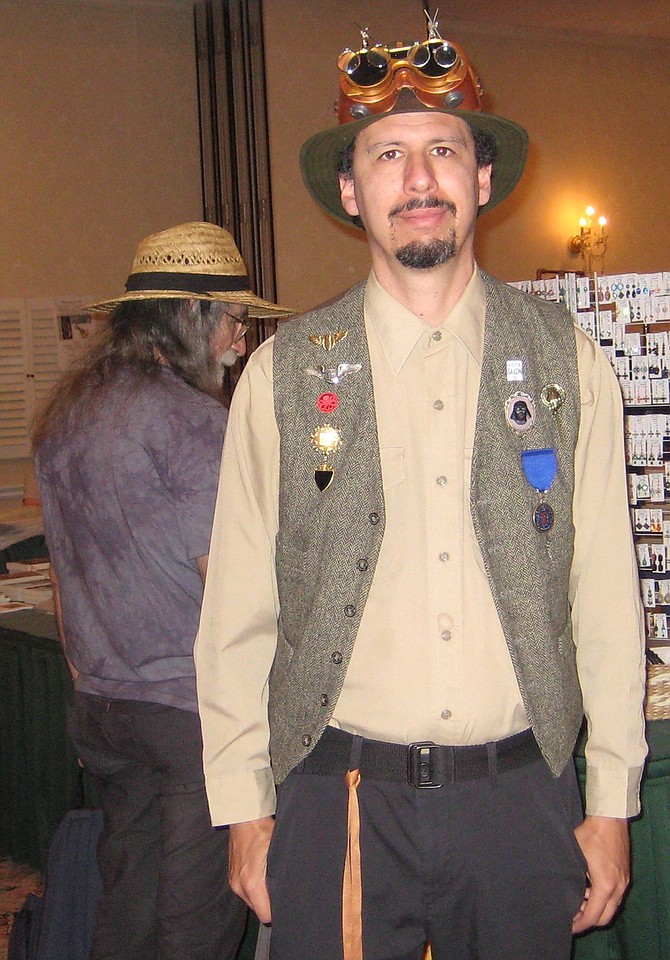 steampunk cosplayer