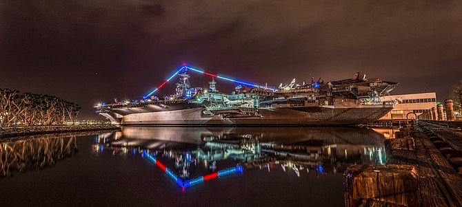 6 shot panoramic of the Aircraft Carrier USS Midway.
🔸Commissioned in September 1945, Decommissioned April of 1992, she is now the USS Midway Museum in our beautiful city, San Diego. 3▫16▫15