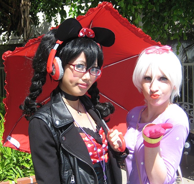 Daisy Duck and Nightmare Mao as Minnie Mouse
https://www.facebook.com/NightmareMao