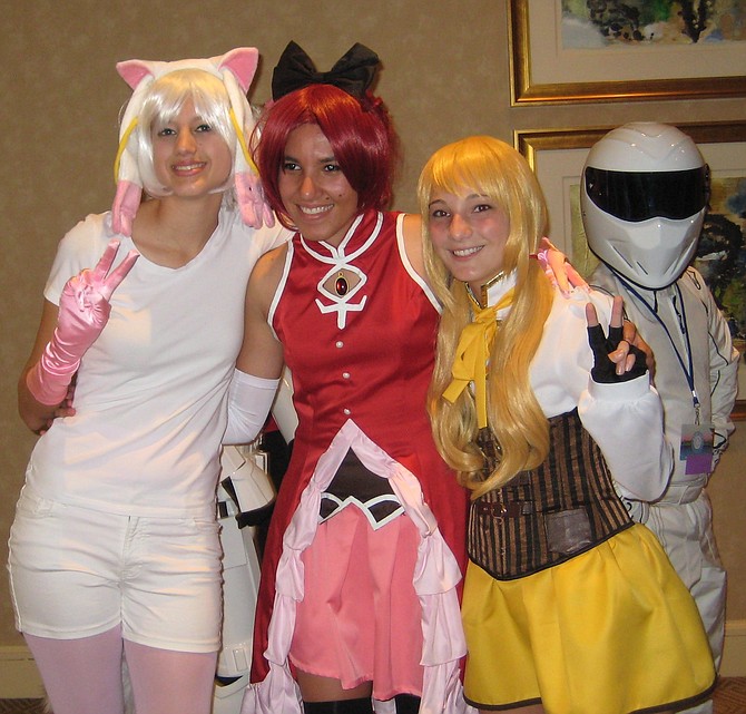 Kyoko Sakura and Mami Tomoe from Madoka Magica