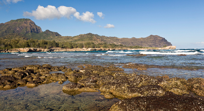 Tidepools at Maha’ulepu beach, Kauai. (Photo: BackyardProduction, Thinkstock)