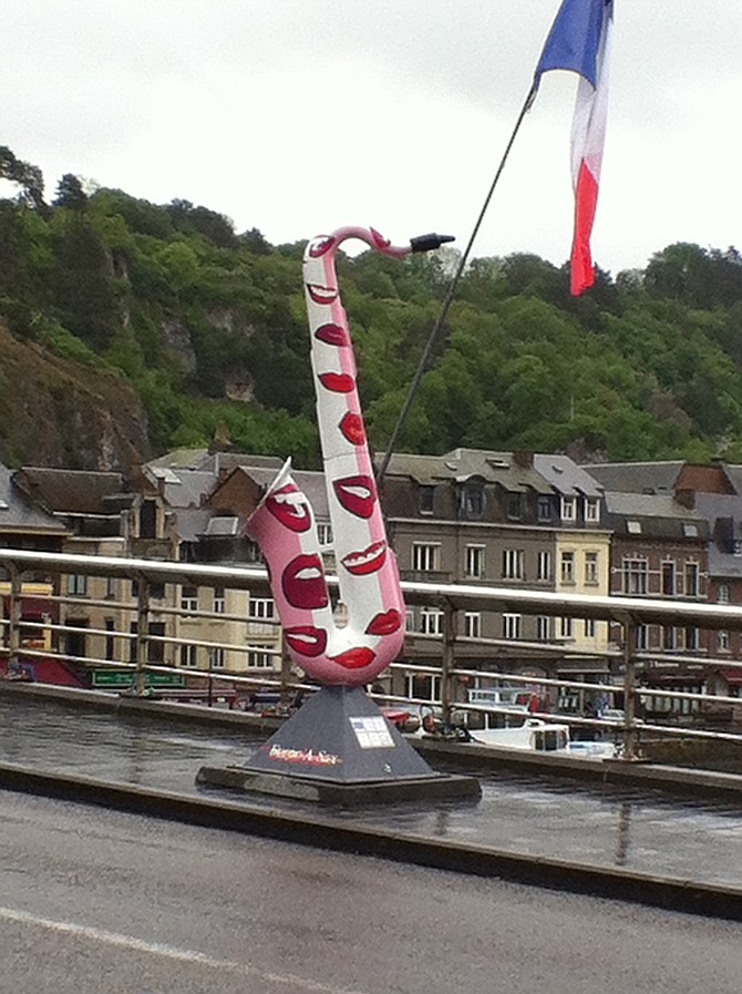 Flirty sax representing France in Dinant.