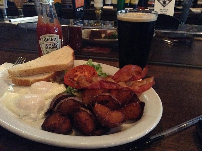 American breakfast in an Irish pub
