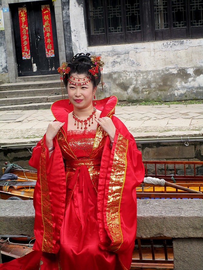 Fashion in Tongli, China