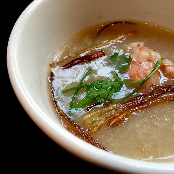 Mountain yam soup with shrimp and fried leeks