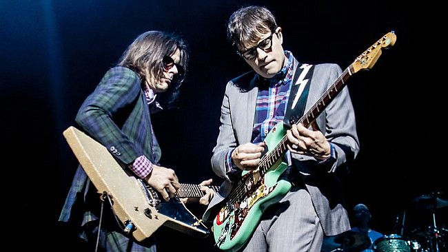 L.A. alt-rockers Weezer close out the concert season at Del Mar on Sunday.