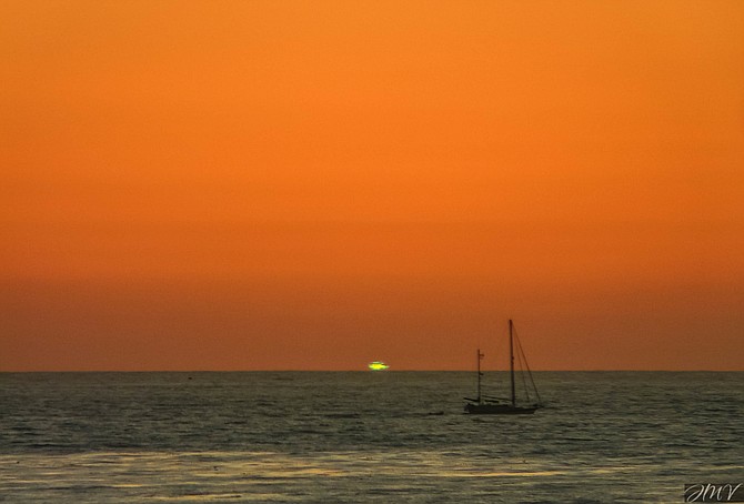 The Green Flash on a clear horizon......
Sunset Cliffs....