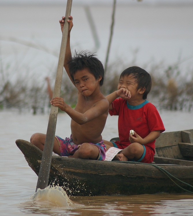 Young Mekong Paddlers