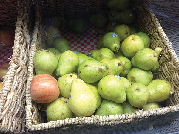 Country baskets of pears and apples