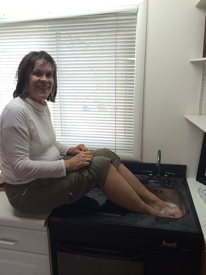 Peggy Johnston, who I met on the California Mission Walkers Facebook page, soaked her feet in a sink full of ice after an especially long day of hiking. 