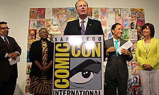 Kevin Faulconer (center)