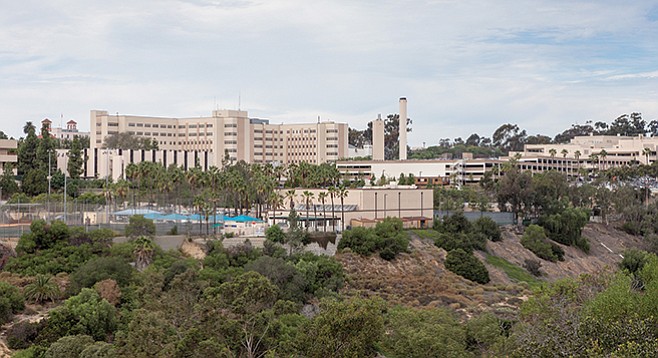 Navy Medical Center San Diego - Image by Andy Boyd