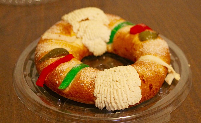The rosca de reyes bought at the grocery store