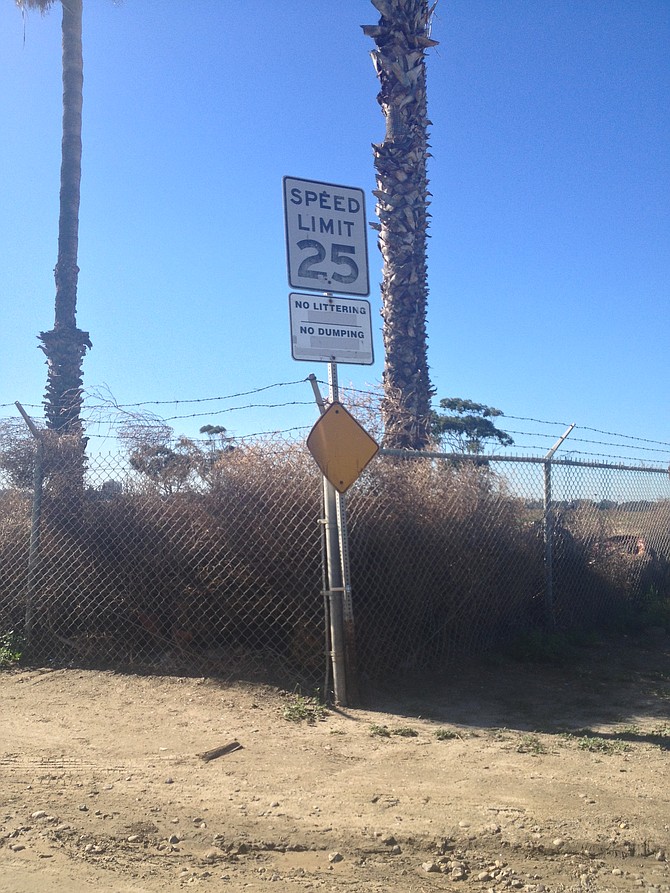 Fiesta Island signs not exactly working.