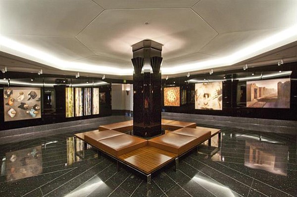 Lobby/art gallery