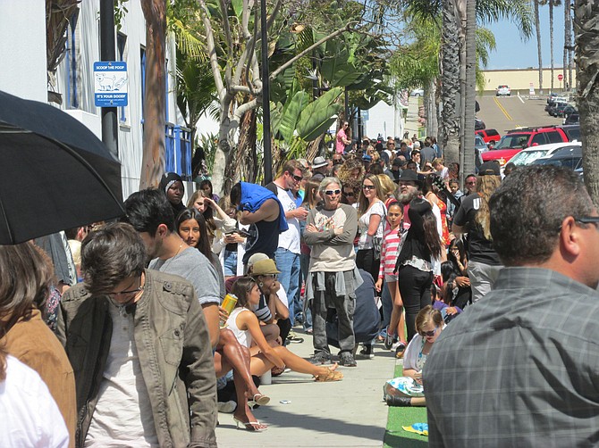Hundreds line up for Oceanside casting call
