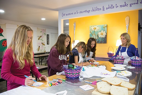 Crafts and cooking at Chula’s Mission