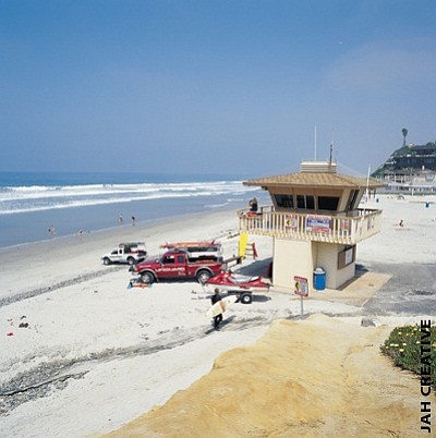 Current lifeguard station at Moonlight Beach