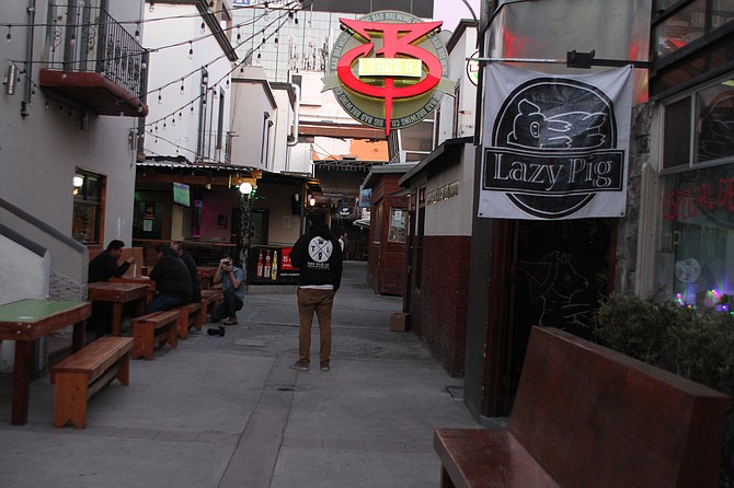 Outside view of Lazy Pig/3B
