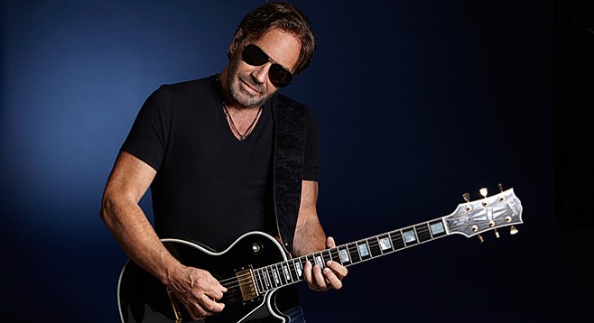 Di Meola: “I remember Billy Joel saying after our show that he feels like quitting. It was a lull for him after ‘Piano man.’”