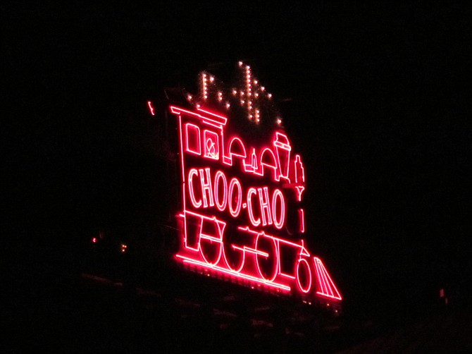 Chattanooga'sneon  ChooChoo sign, TN