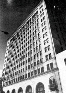 San Diego Trust and Savings Building had a beacon at the top, 243 feet off the ground, “a welcome navigation aid to mariners,” as described in a 1927 newspaper clipping. 