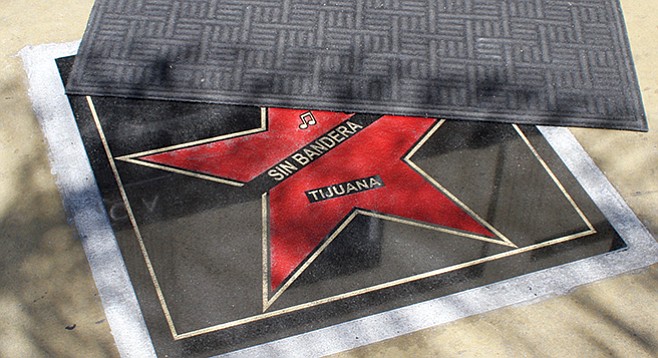 Praga received the star of a Latin duo band called Sin Bandera. It has been covered with a black carpet since it was installed.