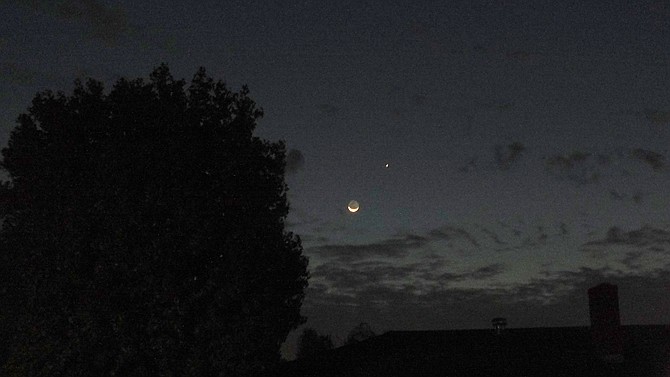 Moonrise with Venus on Friday Oct. 28 2016 in La Mesa.