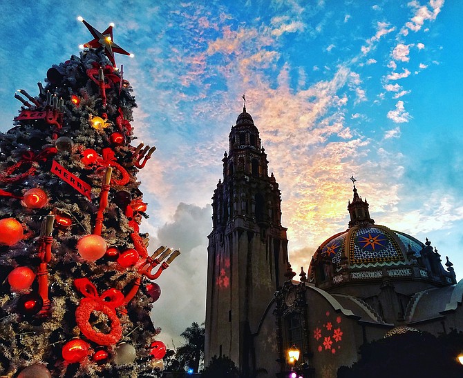 Its beginning to look a lot like Christmas in SD!
Balboa Park is getting ready to kick-off the holiday season this weekend at the 49th Annual December Nights!
IG: @SanDiegoStyle619