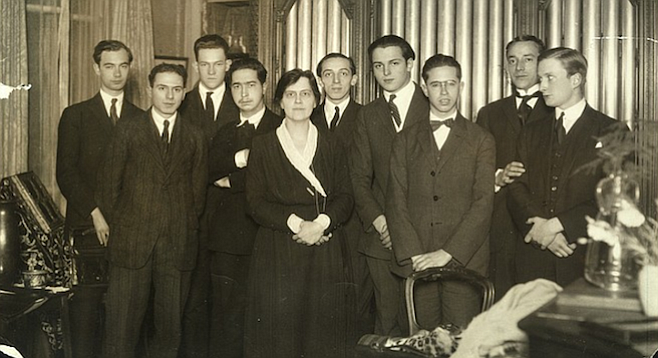 Copland with Nadia Boulanger's class of 1923 (Copland is behind her left shoulder).