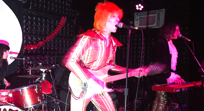 Bowiephonics really let the guitars shine and we ate the Bowie ear candy right from their hands!