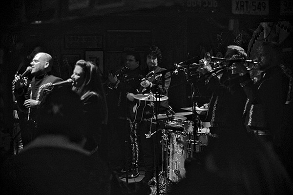 Mariachi El Bronx ended the year on a high note at Pappy & Harriet’s.