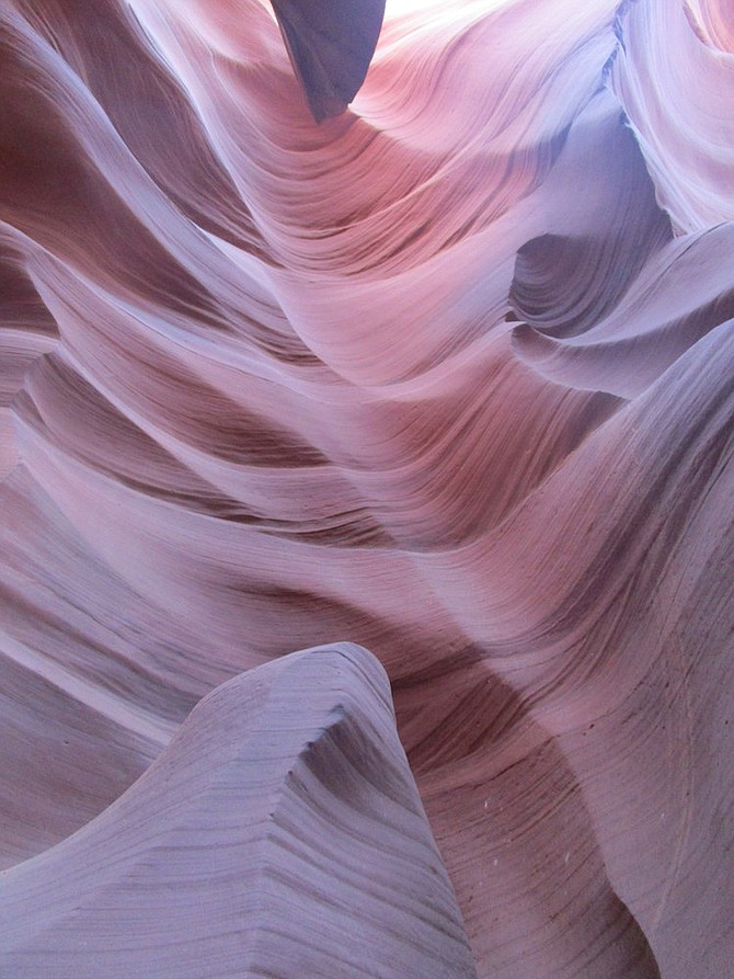 The best light in Lower Antelope Canyon is typically between 10 and 12.