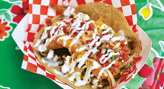 La Vecinidad California burrito-style taco - Image by Matthew Suárez